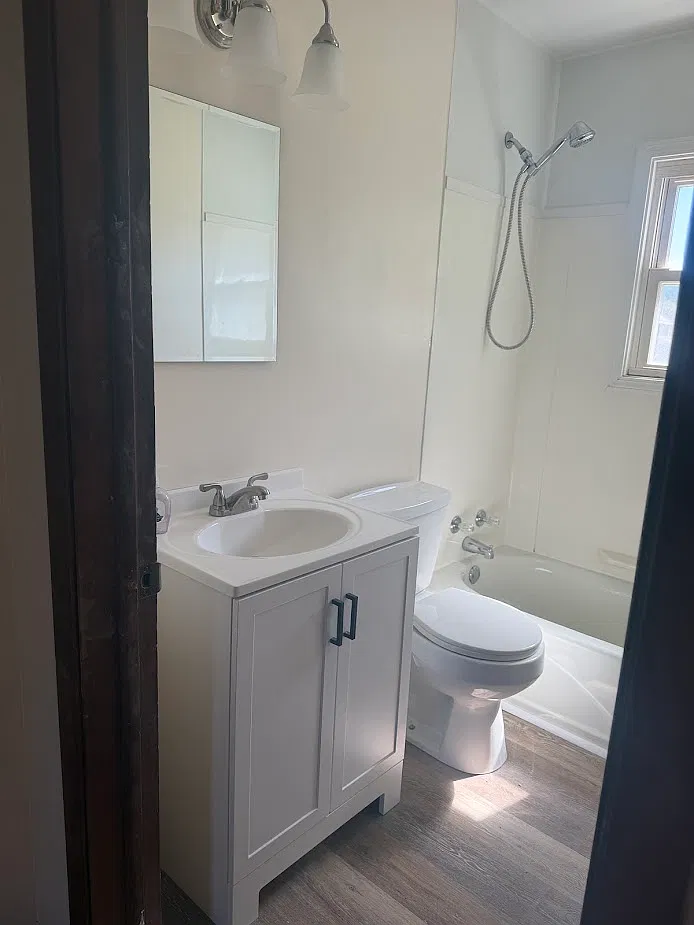 3 bed, 1125 sqft, $1,300 — Photo 4