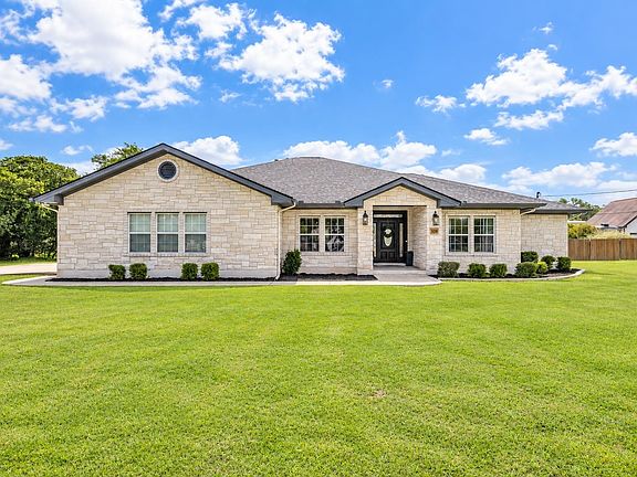 2nd image of 108 Kyle Ln