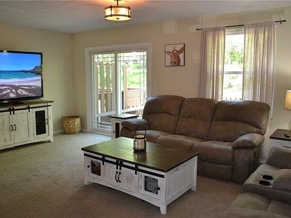 3rd image of 266 Clearbrook Ct