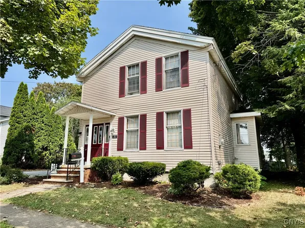 15 E Oneida St, Baldwinsville, NY 13027