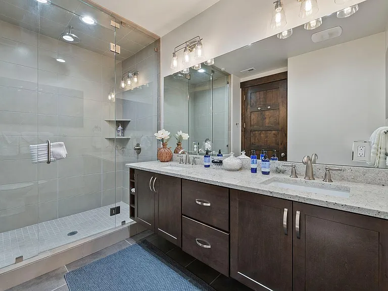 3793 Blackstone Dr #F — Photo 15
