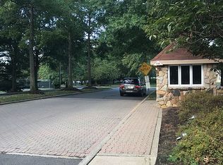254 Sunshine Ct, Englishtown, NJ 07726