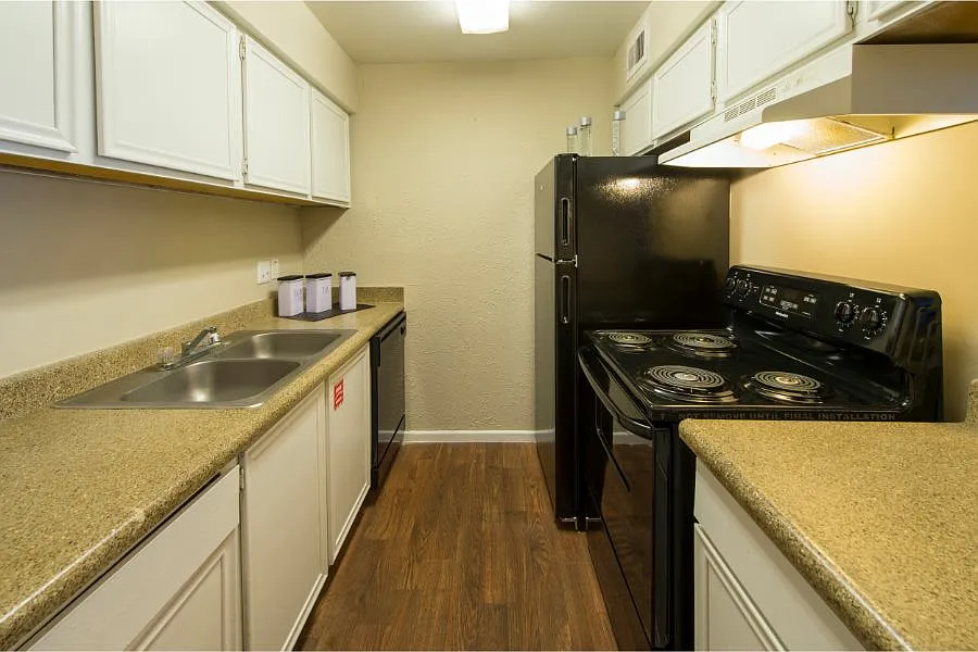 Allure Apartments — Photo 4