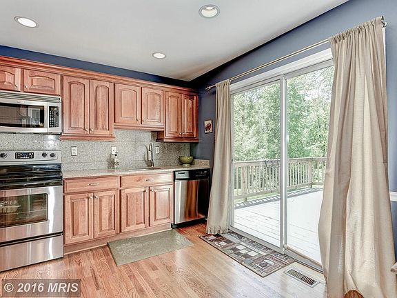 5th image of 10903 Adare Dr
