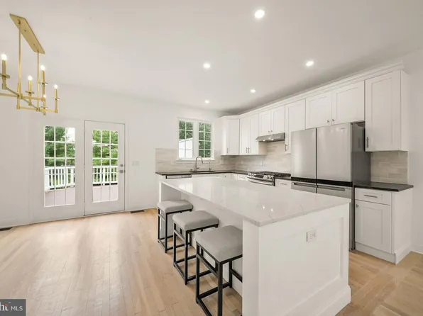 43809 Lees Mill Sq, Leesburg, VA 20176