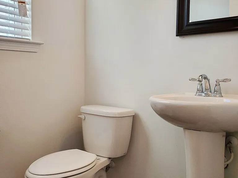 104 Bushwood Dr — Photo 9