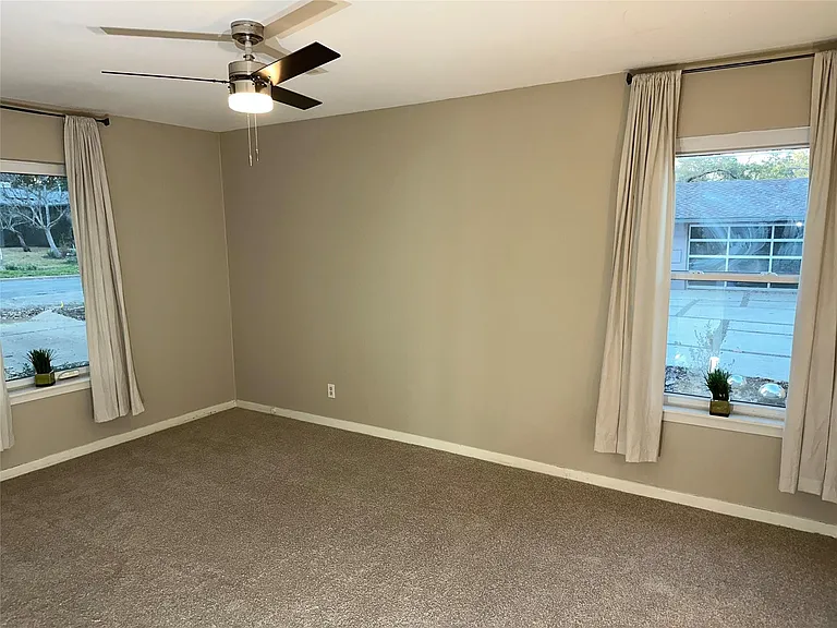 4905 Placid Pl — Photo 10