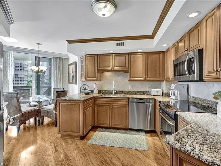 4551 Gulf Shore Blvd N #505 — Photo 12
