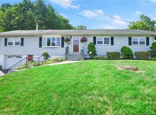 12 Diana Ln, Beacon Falls, CT 06403