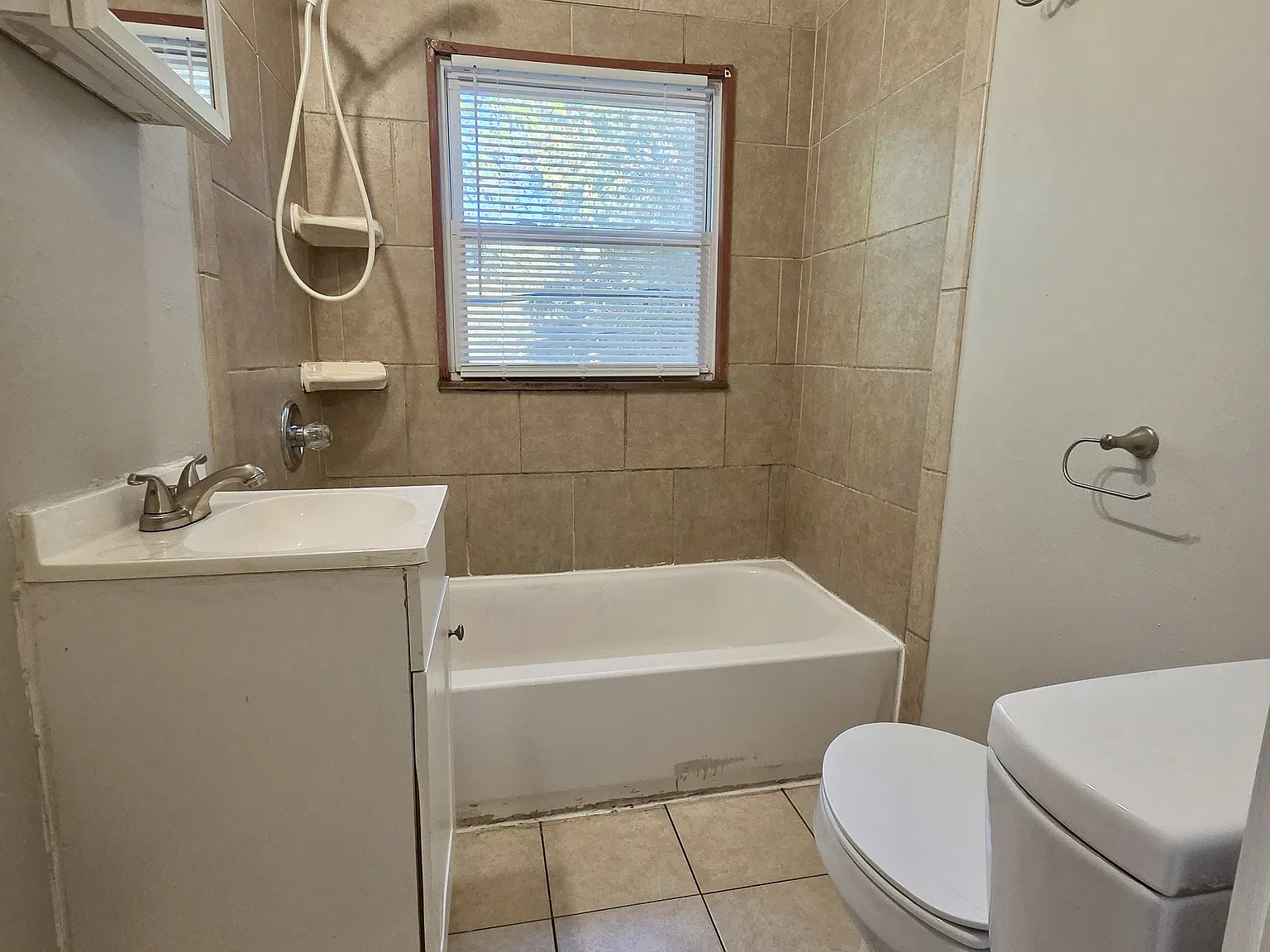 85 Mary Avenue - 85 — Photo 4