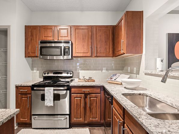 5470 Glenridge Dr #8-816