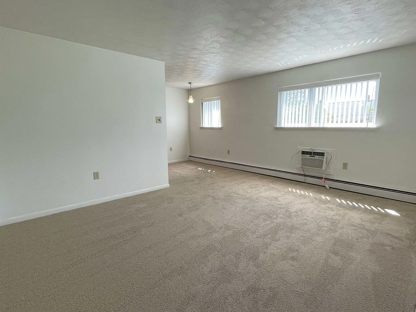 7 Carolyn St — Photo 2
