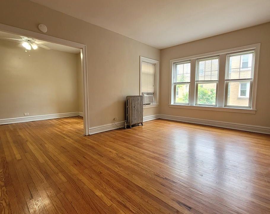 1st image of 916 Reba Pl APT 1N