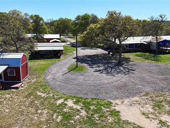 2nd image of 470 Lyon Rd