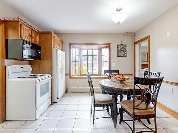4th image of 23 Concord Ave #1
