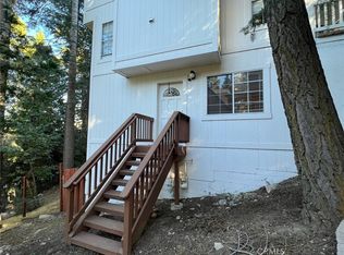 375 Grandview Rd, Twin Peaks, CA 92391