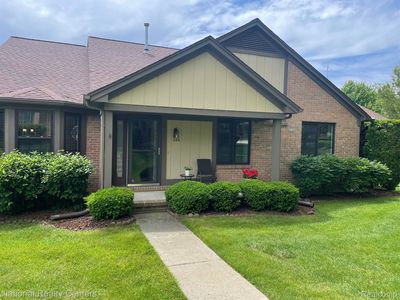 286 Meadow Bridge Dr, Rochester, MI, 48307