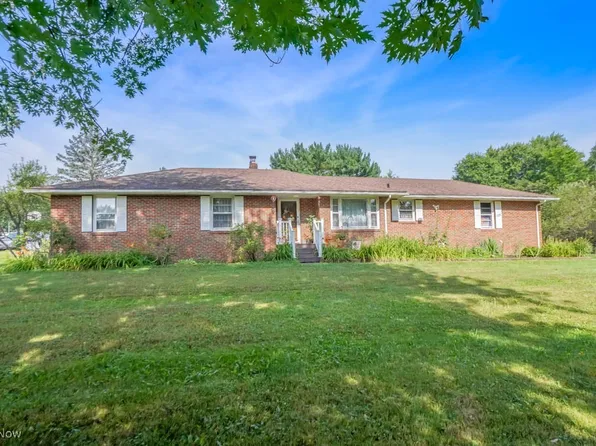 5920 Renninger Rd, Akron, OH 44319
