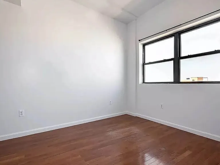 1086 Broadway #501 — Photo 7