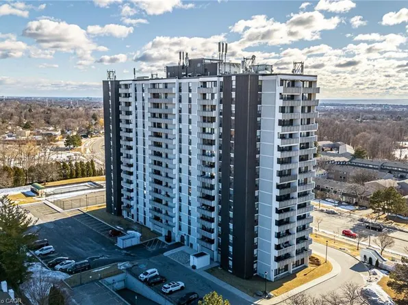 2055 Upper Middle Rd #1405, Burlington, ON L7P 3P4