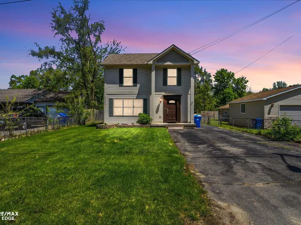 6428 Saline Dr, Waterford, MI 48329