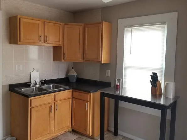 2228 W 40th St, Cleveland, OH 44113