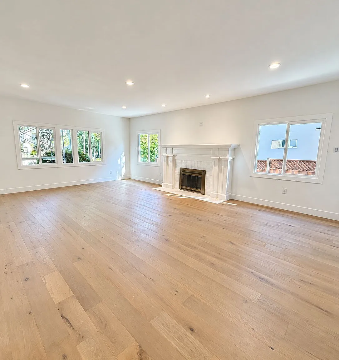 5 bed, 4000 sqft, $9,400 — Photo 3