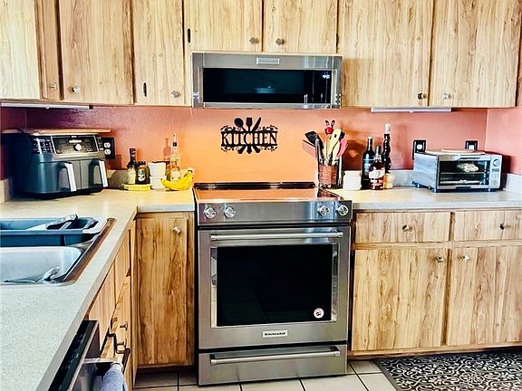 5th image of 1685 N Hermitage Rd