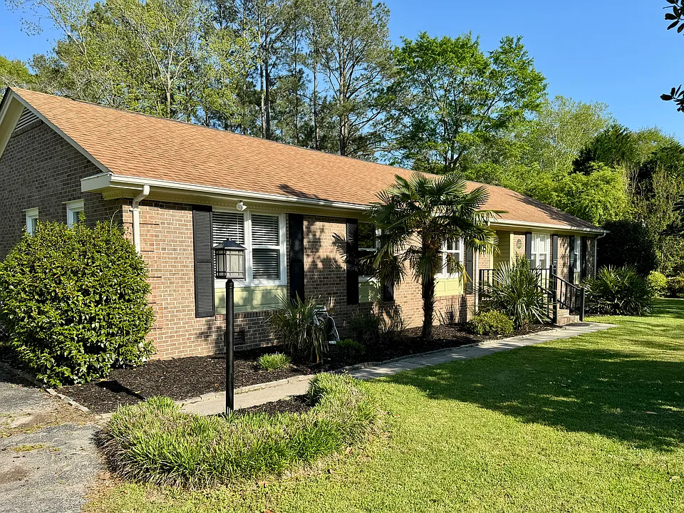 602 Circle Dr