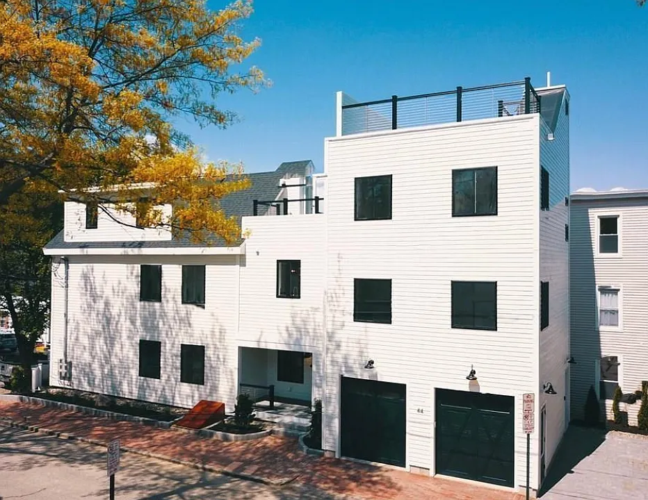 44 Quebec St #1