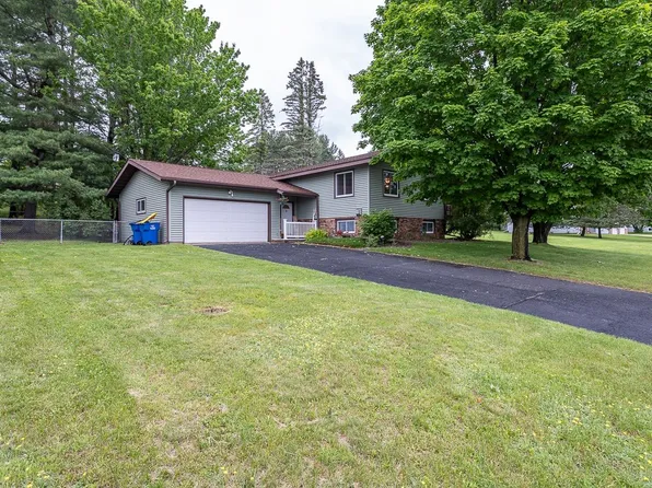 2406 E 8th St, Merrill, WI 54452