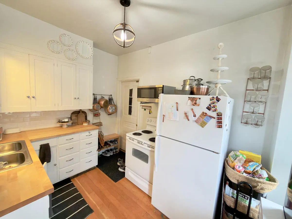 Unit Photo - 184 N 200 E #184