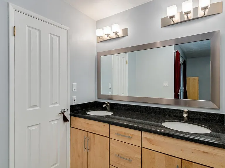 924 N 86th Way — Photo 23