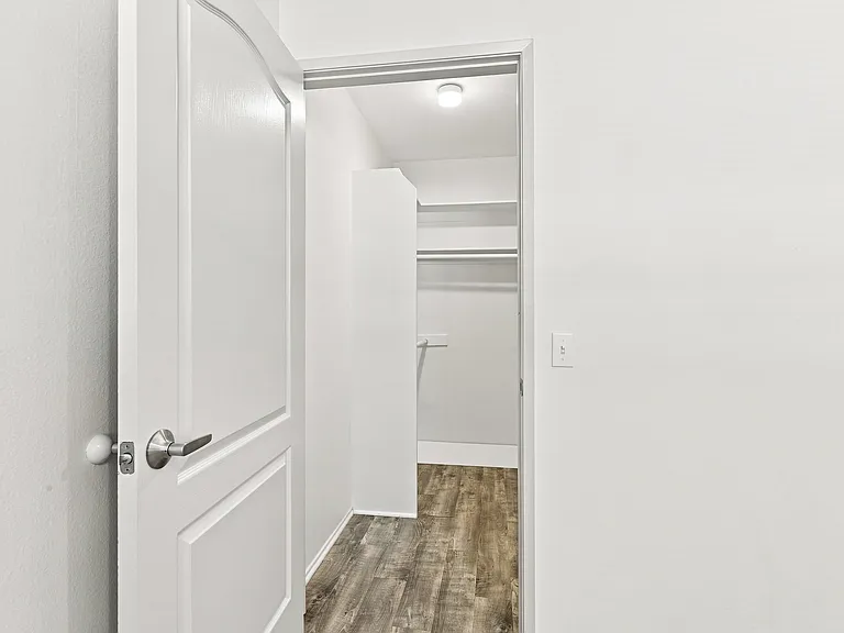 4247 Matilija Ave #102 — Photo 25