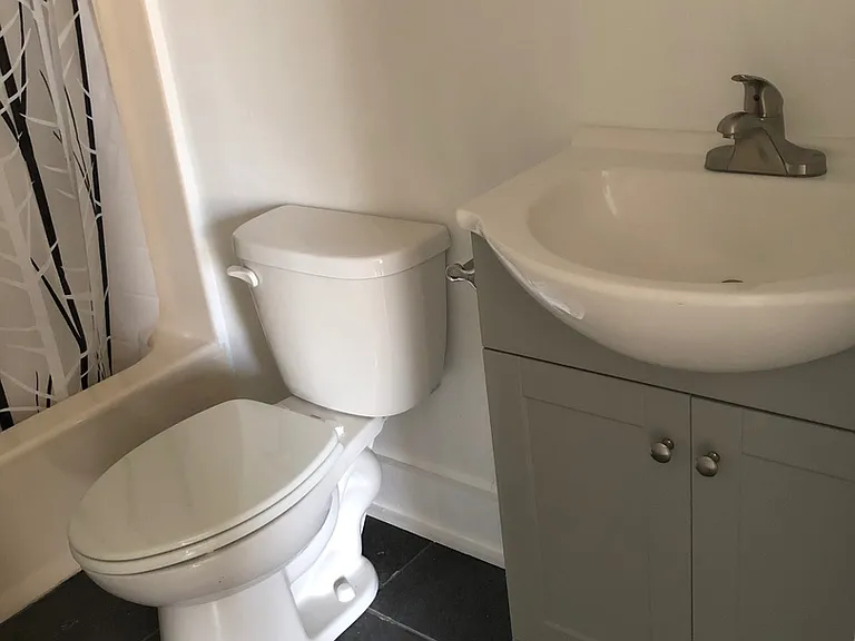 908 Berkeley St — Photo 6