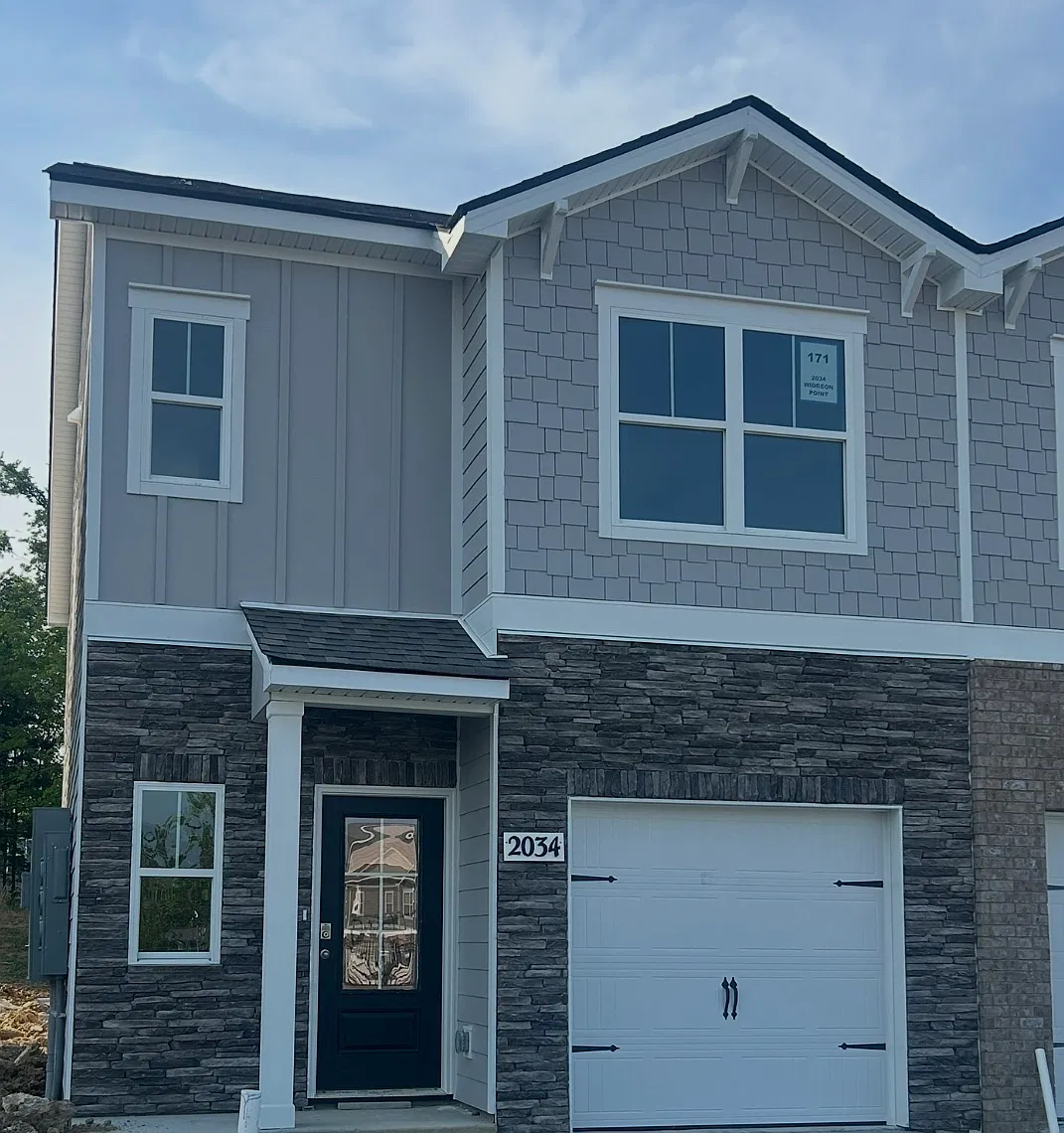 3 bed, 1418 sqft, $2,150 — Photo 1