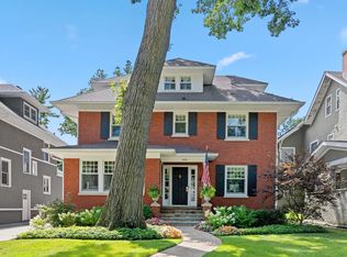 925 Ashland Ave, Wilmette, IL 60091