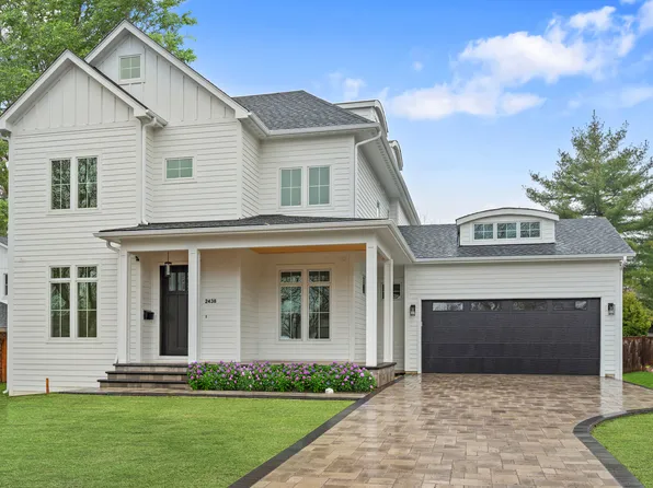 2438 Pomona Ln, Wilmette, IL 60091