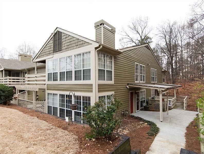 1st image of 2009 Riverview Dr SE