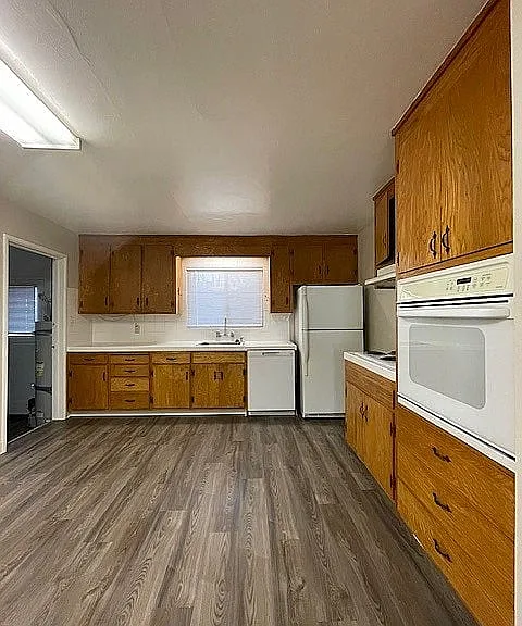 19661 Kitchen 2