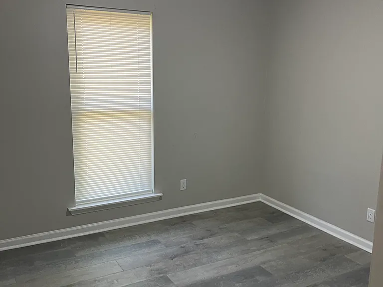 6210 Lynridge Ave — Photo 14