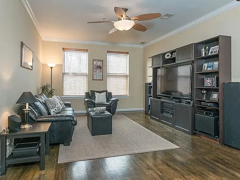 510 Monroe St #202 — Photo 4