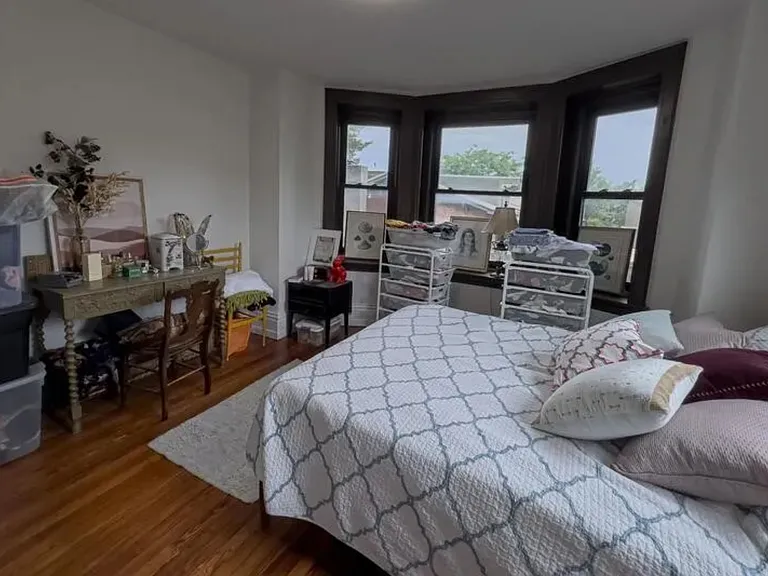 2037 Spring Garden St #3RR — Photo 7