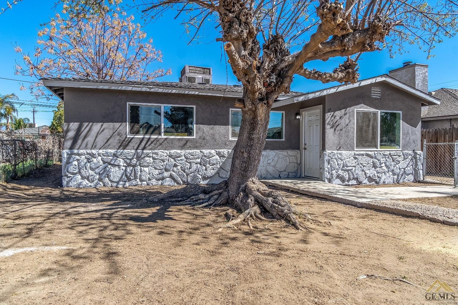 17 Kincaid St, Bakersfield, CA 93307 Zillow