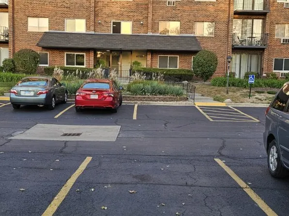 4711 Saint Joseph Creek Rd APT 1I, Lisle, IL 60532