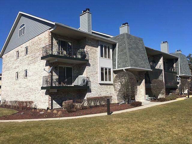 1st image of 15713 Old Orchard Ct Unit 2N
