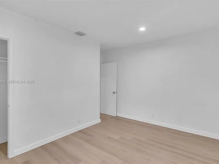401 SW 25th Ave — Photo 11