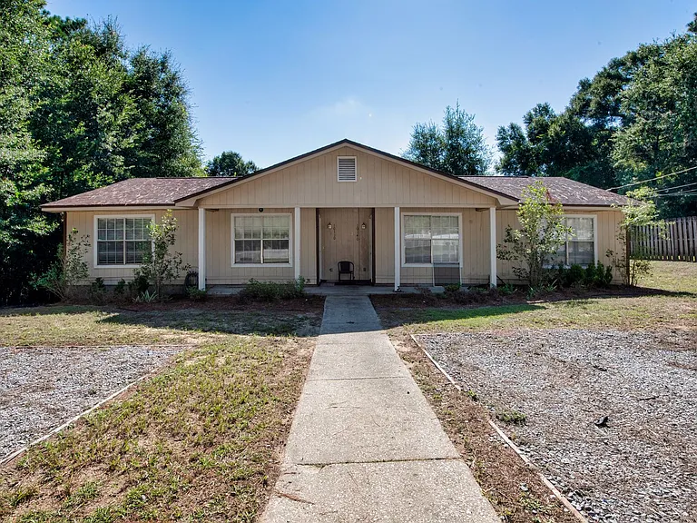 10150 Guidy Ln — Photo 2