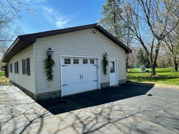 331 Jonesville Rd, Jonesville, MI 49250