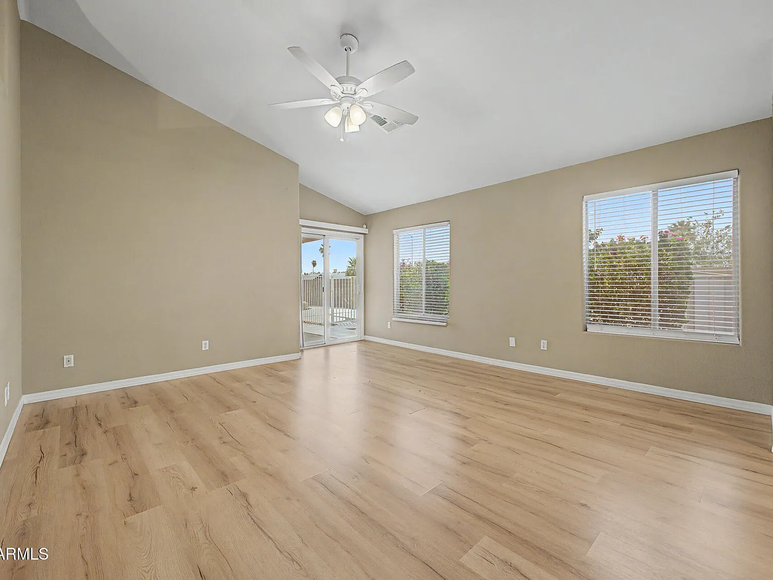 3 bed, 2.0 bath, 1491 sqft, $2,410 — Photo 4